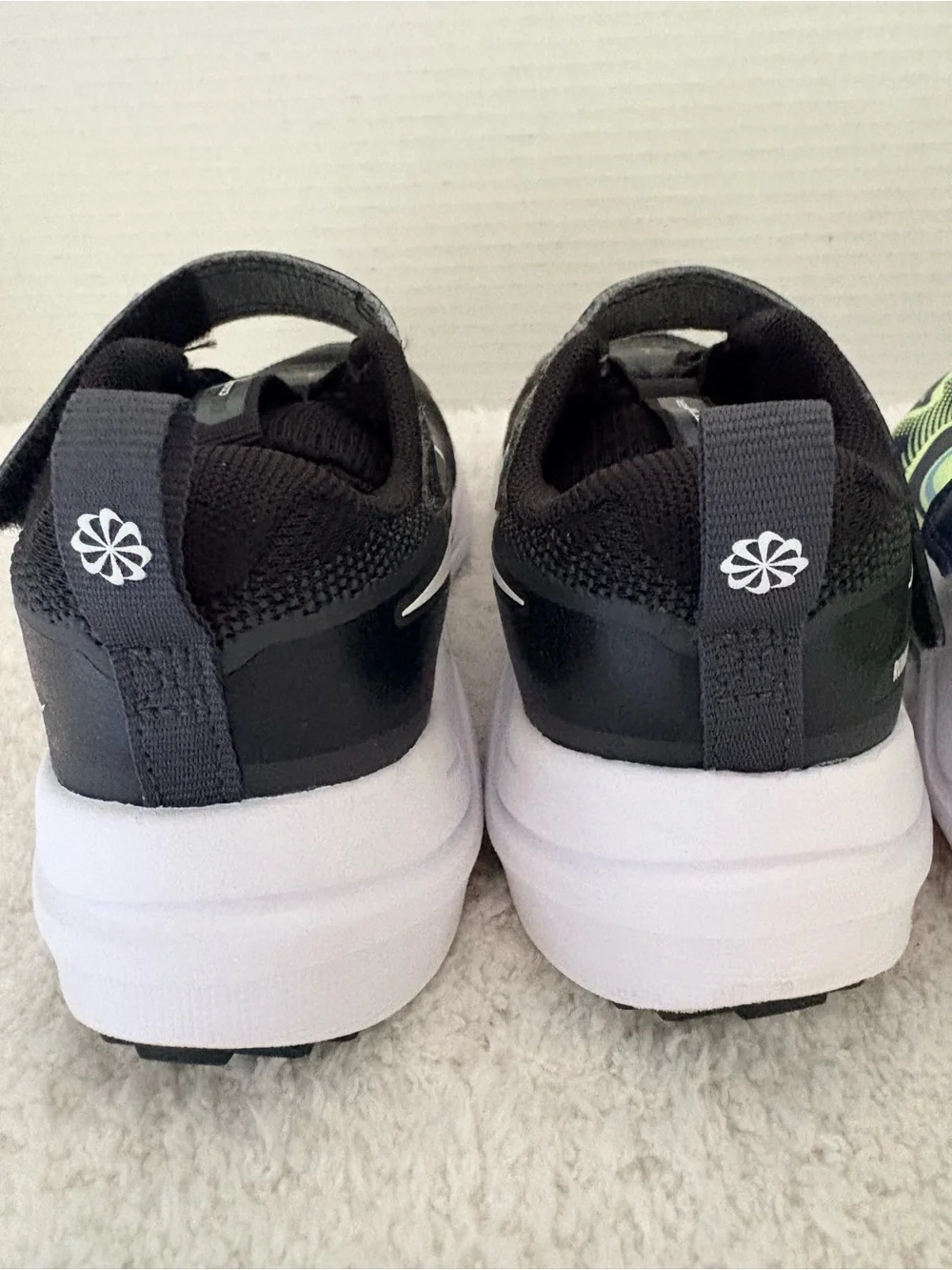 Nike Cosmic Toddler Running Athletic Shoes Black and Navy Size 10.5C